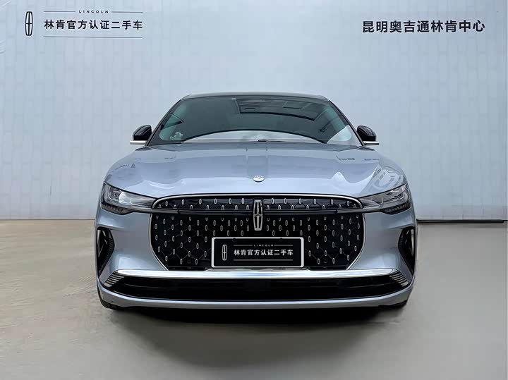 Photo 2 - Lincoln Z (Zephyr)