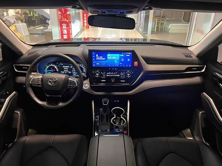 Фото 5 - Toyota Highlander