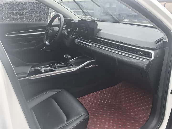 Фото 9 - Geely Emgrand