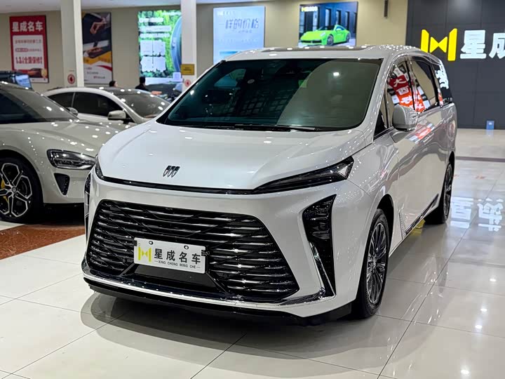 Photo 1 - Buick GL8 ES