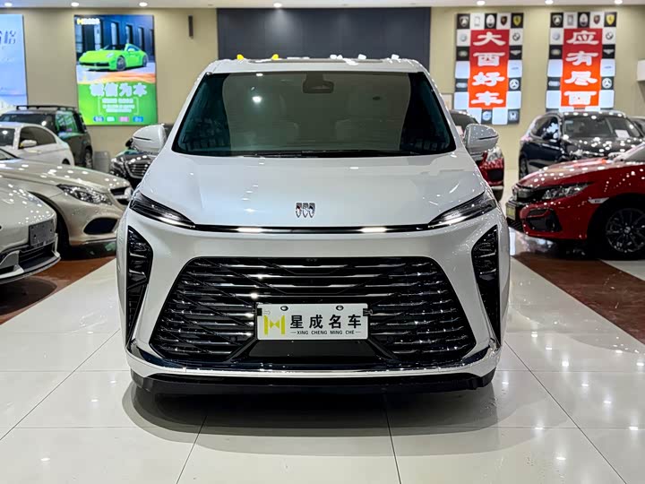 Photo 3 - Buick GL8 ES