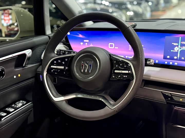 Photo 6 - Buick GL8 ES