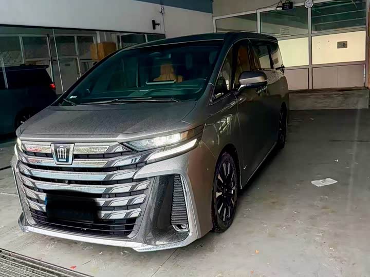 Photo 1 - Toyota Vellfire