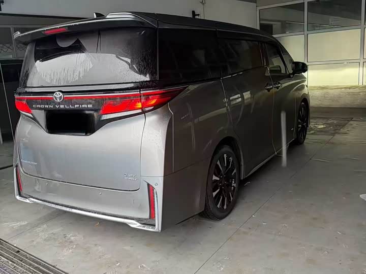 Photo 4 - Toyota Vellfire