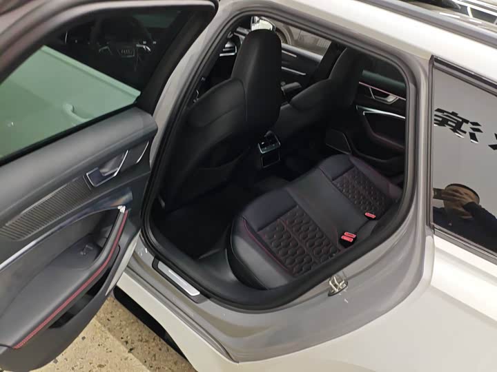 Фото 4 - Audi RS 6