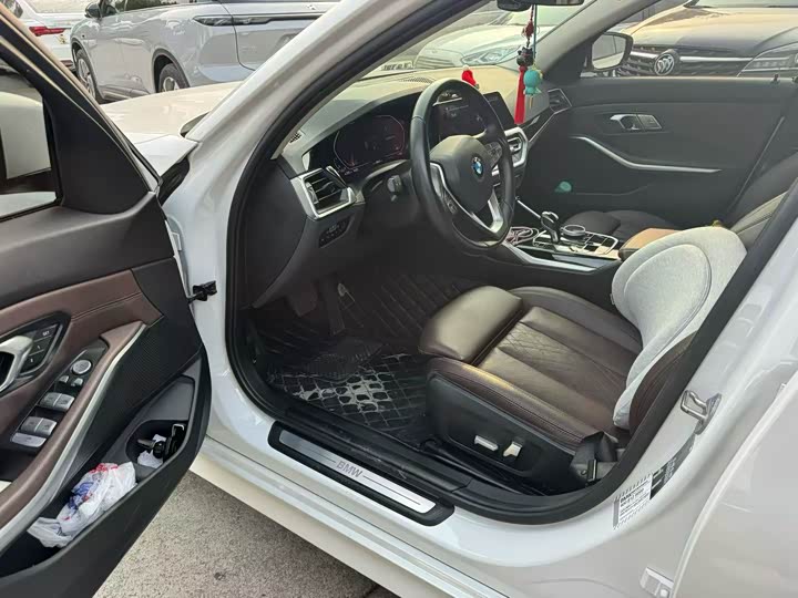 Фото 4 - BMW 3 Series