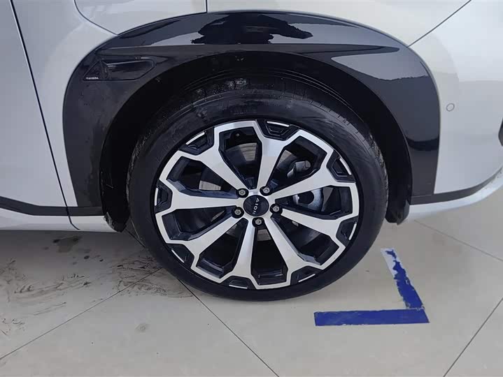 Фото 6 - GAC Aion V