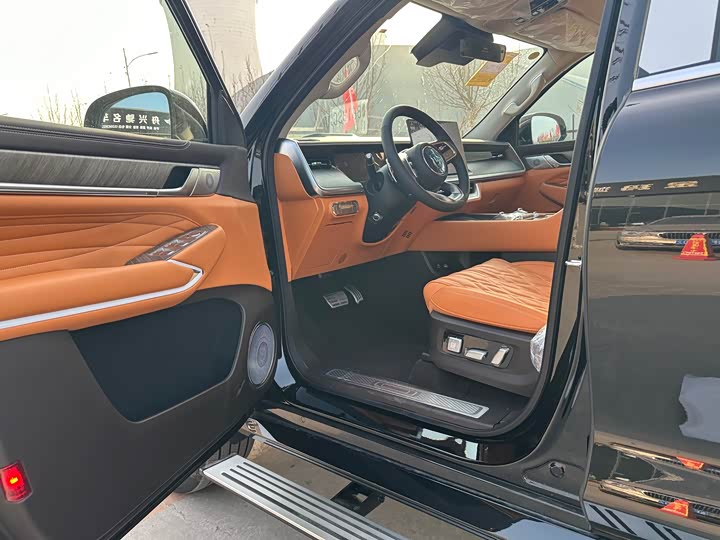 Фото 8 - Tank 500 Hybrid