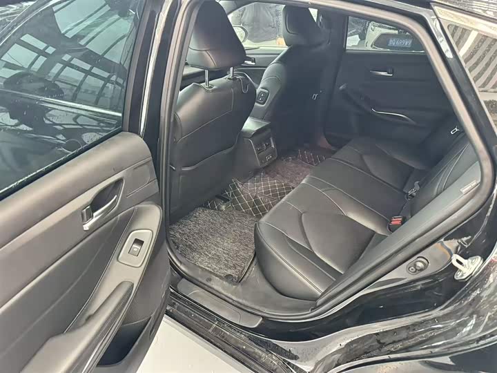 Photo 6 - Toyota Avalon