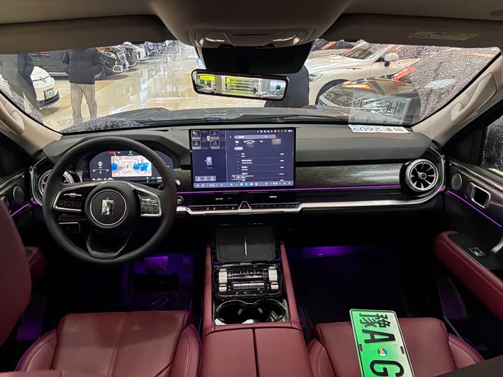 Фото 5 - Tank 400 Hybrid