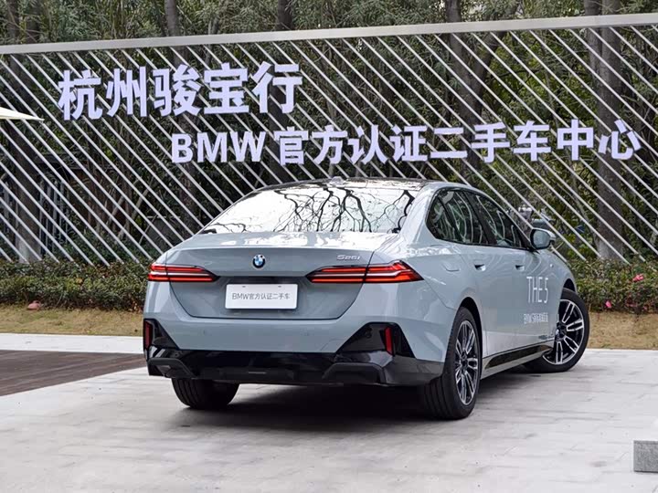 Фото 3 - BMW 5 Series