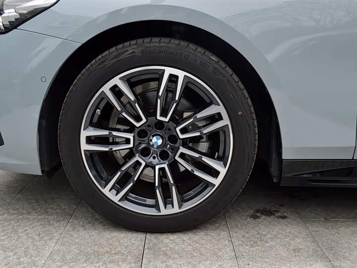 Фото 6 - BMW 5 Series