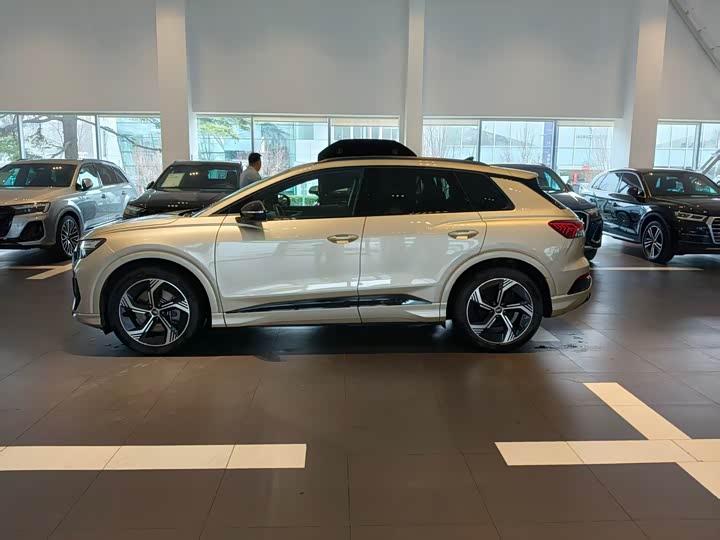 Фото 5 - Audi Q4 e-tron