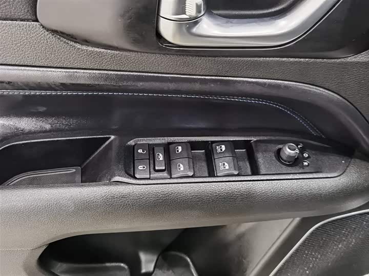 Фото 9 - Jeep Compass