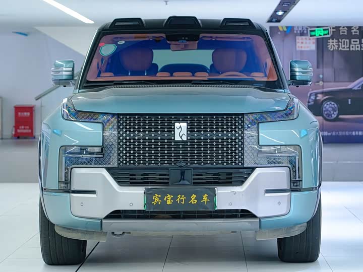 Фото 2 - BYD Yangwang U8