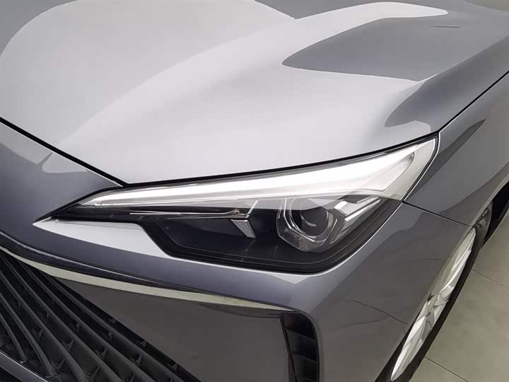 Фото 7 - Roewe i5