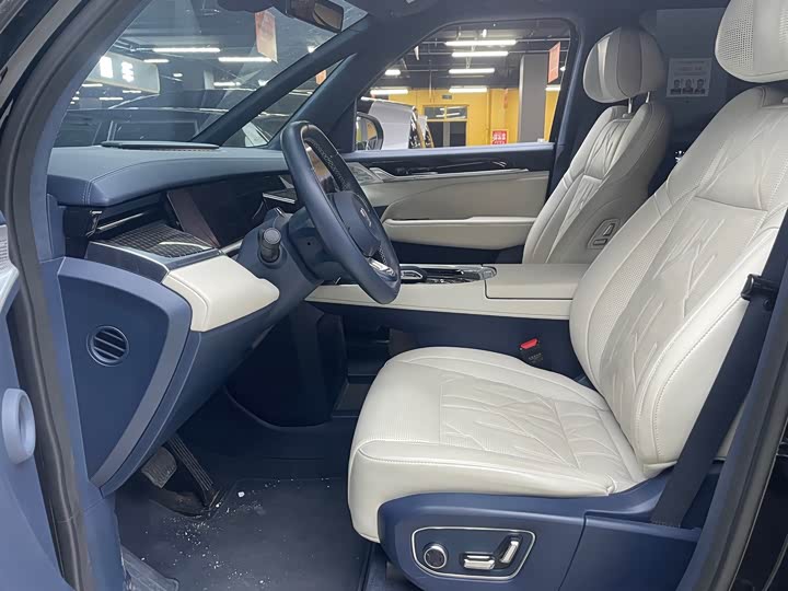 Фото 4 - Zeekr 009