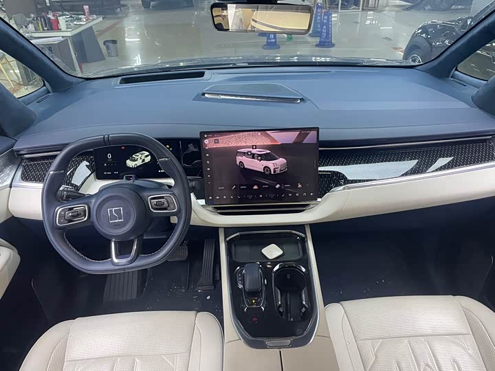 Фото 6 - Zeekr 009