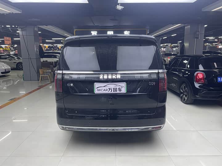 Фото 9 - Zeekr 009
