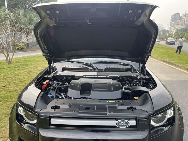 Фото 9 - Land Rover Defender