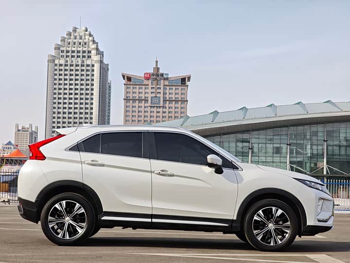 Фото 5 - Mitsubishi Eclipse Cross