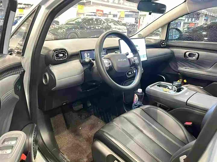 Фото 3 - GAC Aion UT