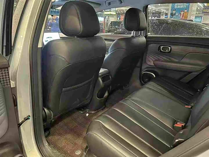 Фото 4 - GAC Aion UT