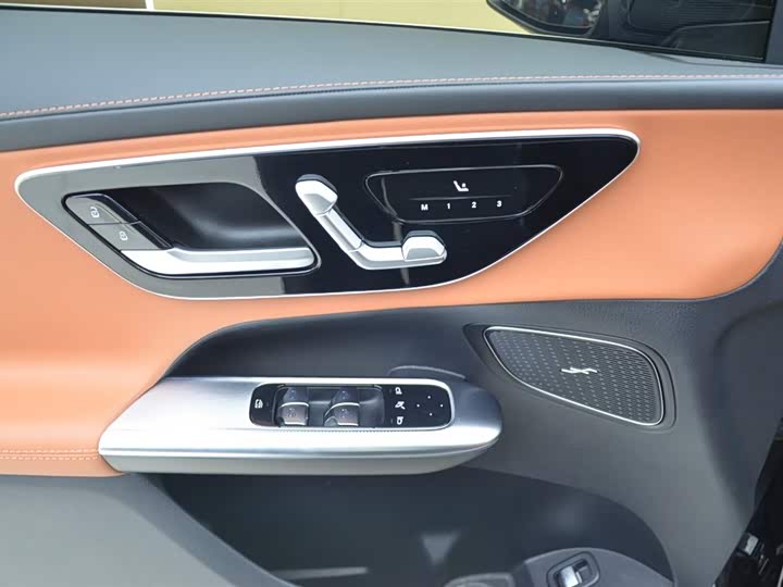 Zdjęcie 6 - Mercedes-Benz GLC-Class