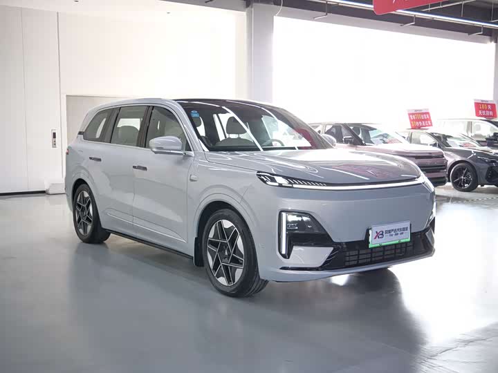 Фото 2 - Changan Deepal S09