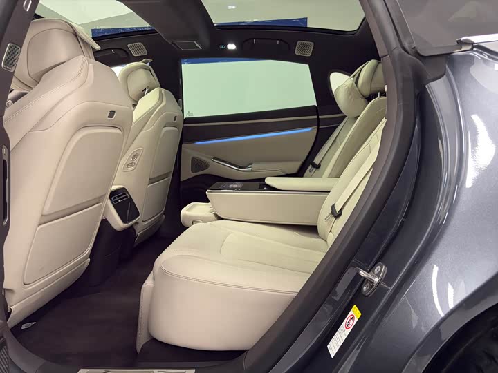 Фото 8 - Denza Z9