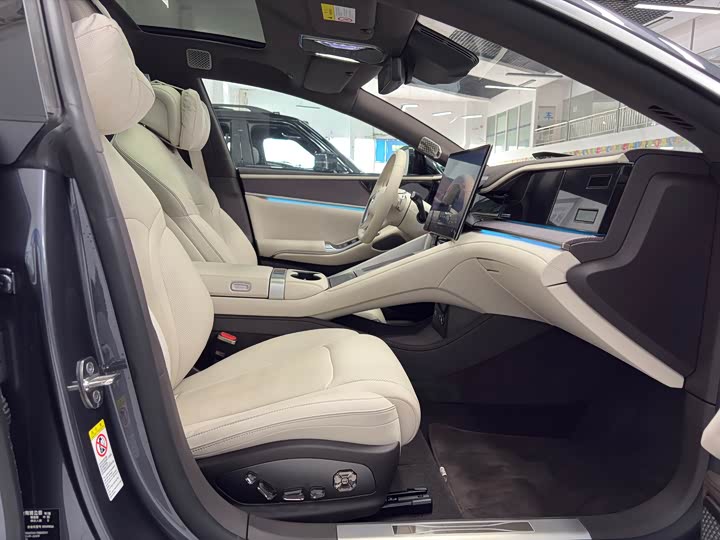 Фото 9 - Denza Z9