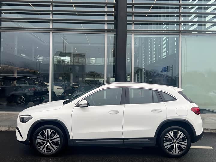 Фото 3 - Mercedes-Benz GLA-Class