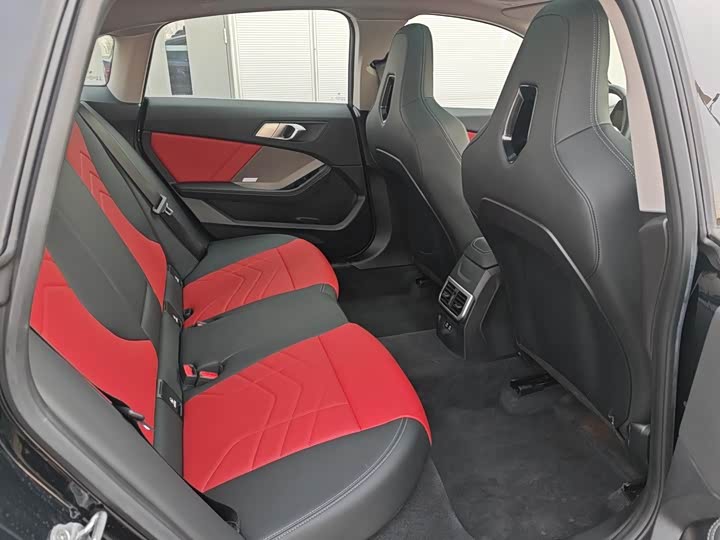 Photo 9 - BMW 2 Series