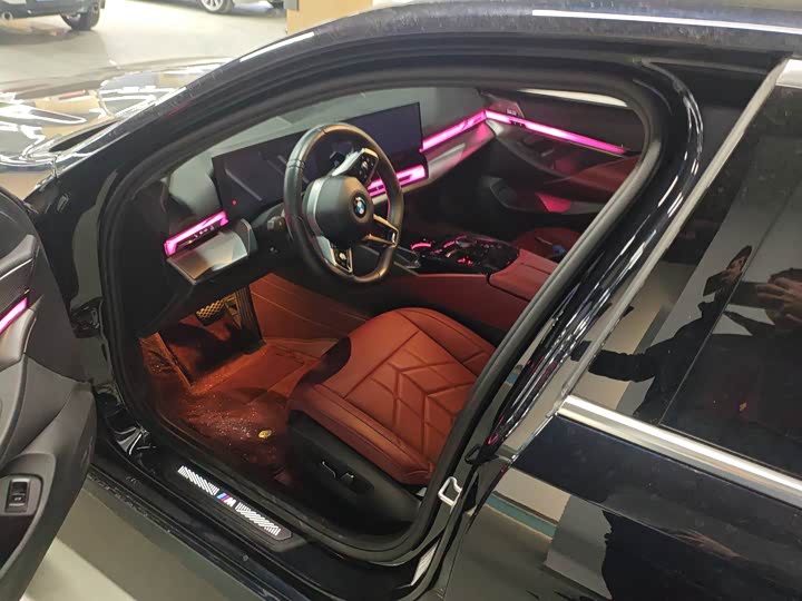 Фото 4 - BMW 5 Series