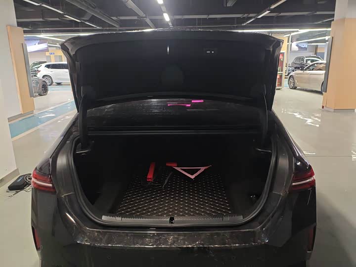 Фото 8 - BMW 5 Series