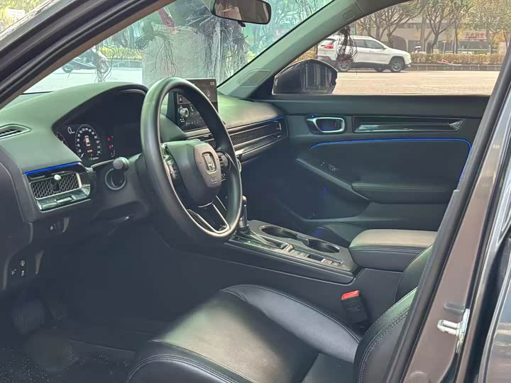 Фото 8 - Honda Civic