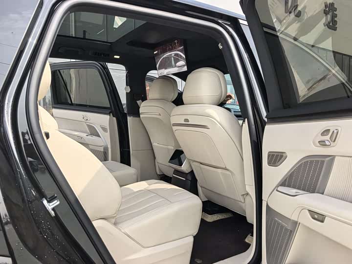 Фото 5 - Nio Onvo L90