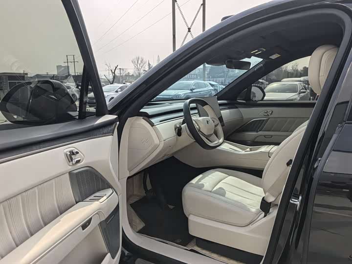 Фото 7 - Nio Onvo L90