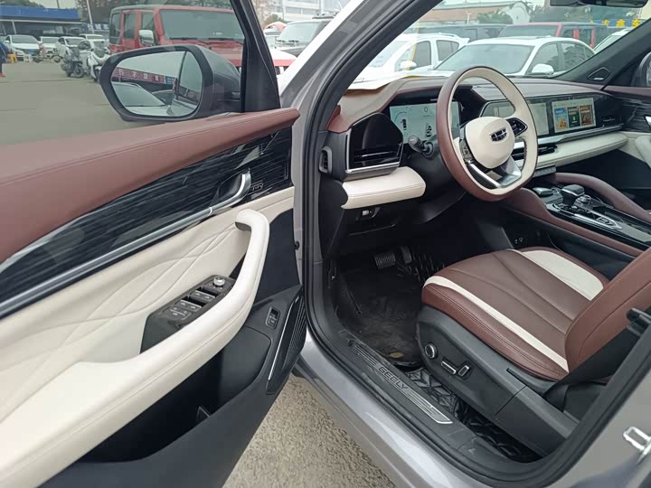 Фото 4 - Geely Monjaro