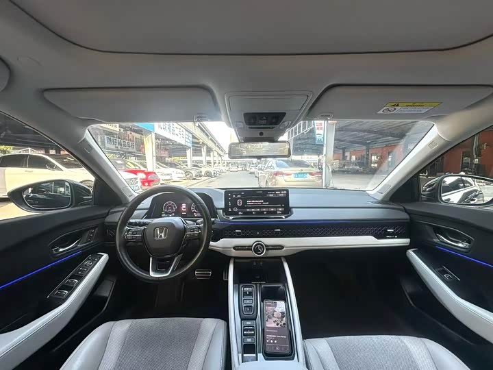 Фото 4 - Honda Accord Hybrid