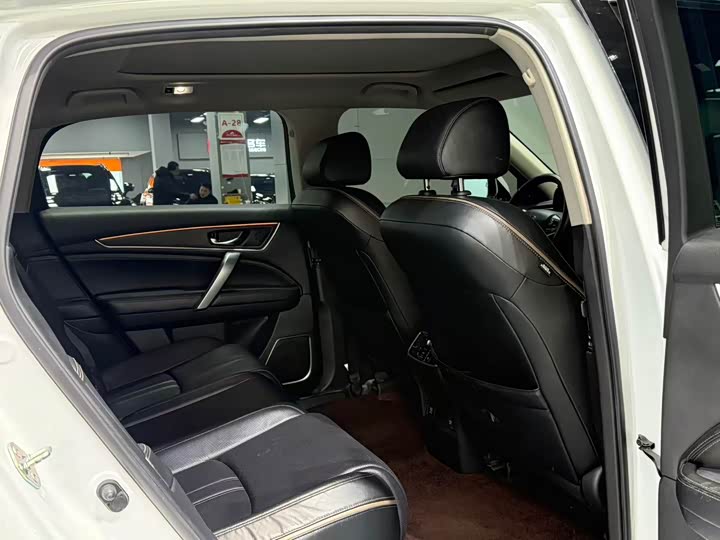 Фото 8 - Honda Avancier