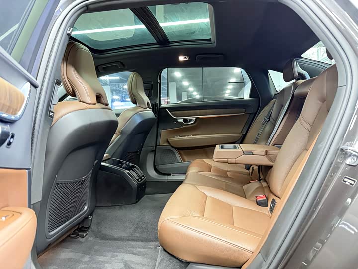 Фото 5 - Volvo S90
