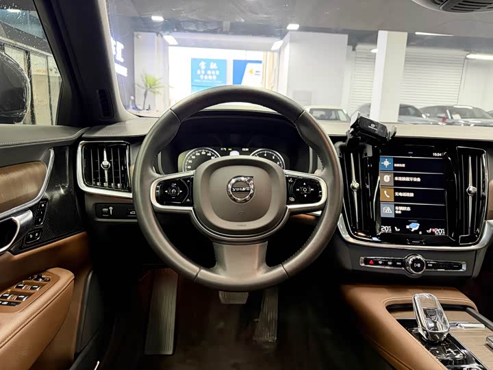 Фото 8 - Volvo S90