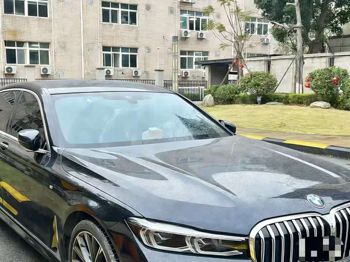 Фото 3 - BMW 7 Series