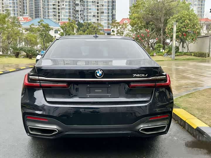 Фото 8 - BMW 7 Series