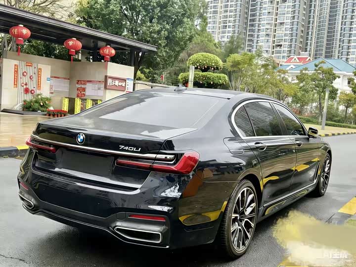 Фото 9 - BMW 7 Series