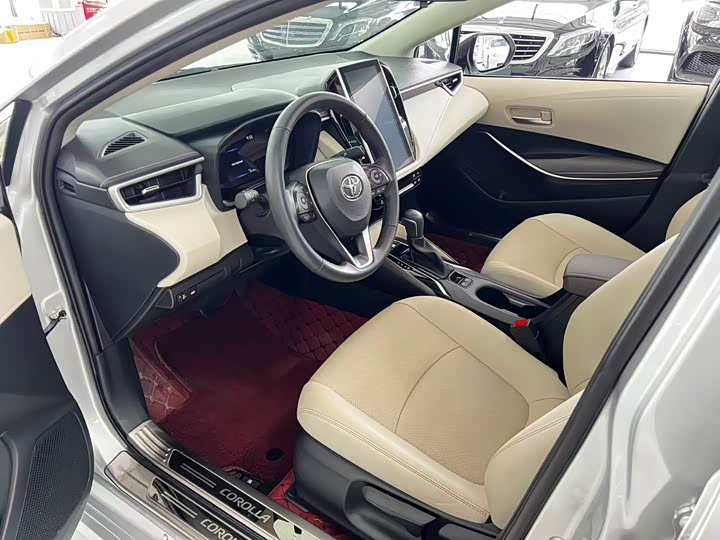 Фото 4 - Toyota Corolla