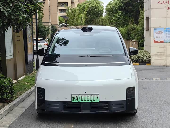 Фото 2 - LiXiang Mega