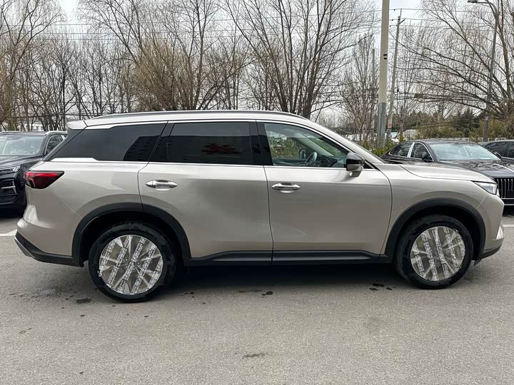 Photo 5 - Infiniti QX60