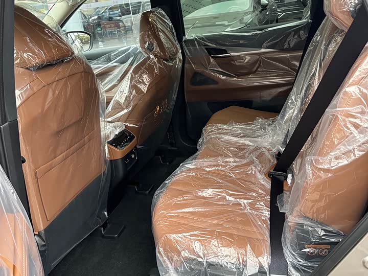 Photo 8 - Infiniti QX60